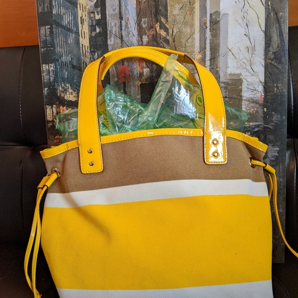 Kate Spade Summer Tote - Picture 6 of 11